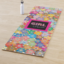 ガールパワー |ピンクガーリーの美しい山花女性 ヨガマット