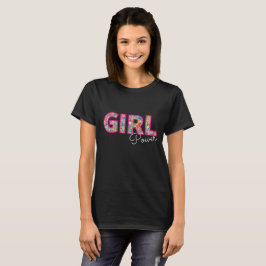 ガールパワー |ピンクガーリーの美しい山花女性 Tシャツ
