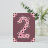 ガールビッグ2歳の誕生日ピンクの花々緑の葉 ポストカード (スタンド正面)