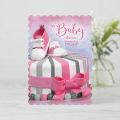 ガールピンクと紫のベビーシューズ赤ちゃんシャワー 招待状 (スタンド正面)