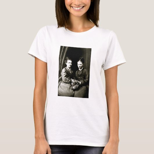 ガールフリビクトリアンーズ Tシャツ (正面)