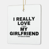 ガールフレンドに魚釣り セラミックオーナメント (左)