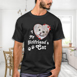 ガールフレンドの猫のハート写真がカスタム大好き Tシャツ<br><div class="desc">本当は誰が好きなの？ガールフレンドか彼女の猫！この与え猫好きシャツで今日のバレンタインの彼氏への完璧なギフトおもしろい!猫ママと猫猫好きのパパが必要だ！ガールフレンドが大好きシャツ引用文「ガールフレンドの猫が好き」のおもしろいひねり…猫の写真でパーソナライズお気に入りのする。COPYRIGHT © 2020 Judy Burrows,  Black Dog Art - All Rights Reserved.ガールフレンドの猫ハートカスタム写真Tシャツが大好き</div>
