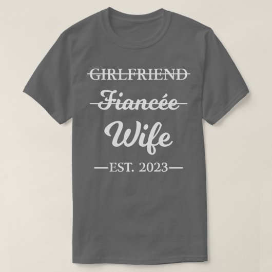 ガールフレンド結婚したフィアンセ妻2023婚約Co Tシャツ (デザイン正面)