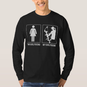 ガールフレンド？私のガールフレンドは狩り大好き！T-Sh Tシャツ