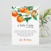 ガールベビーシャワーセット、リトルかわいこちゃんベビー、オレンジ 招待状 (スタンド正面)