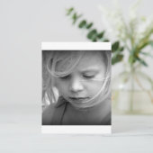 ガールポートレートブラックアンドホワイト顔 ポストカード (スタンド正面)