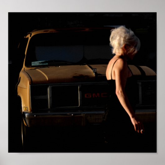 ガール歩くバイオールドGMCトラック ポスター (正面)