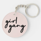 ガール集団 |ガールパワーモダンフェミニズム赤面ピンク キーホルダー (裏面)