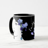 ガール顔エミリー名カスタマイズ可能なブルーアイリスフローラ マグカップ (正面左)