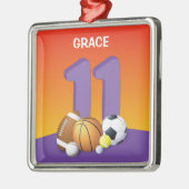 ガール11誕生日スポーツボール メタルオーナメント (左)