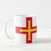 ガーンジー国旗のセラミックマグカップ コーヒーマグカップ (左)