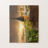 キアンティのブドウ畑に樽がある白ワイン ジグソーパズル (縦)