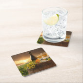 キアンティのブドウ畑に樽がある白ワイン スクエアペーパーコースター (インサイチュ)