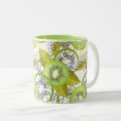 キウイ、フルーティー、グリーンとホワイト、フレッシュ、ジューシー、ホワイト ツートーンマグカップ (正面右)