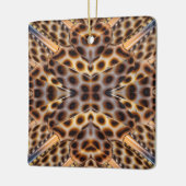 キジの羽毛万華鏡のように千変万化するパターン セラミックオーナメント (左)