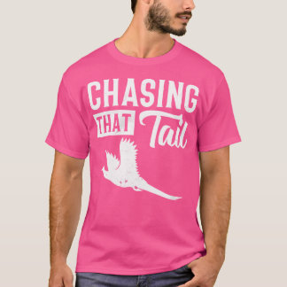 キジ狩人尻尾を追う Tシャツ