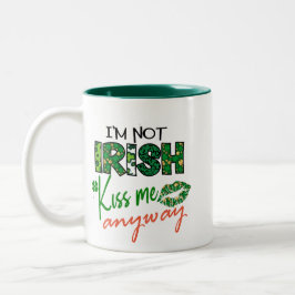 「キスおもしろい私はアイルランド人ではない」2トーンのコーヒーマグ ツートーンマグカップ