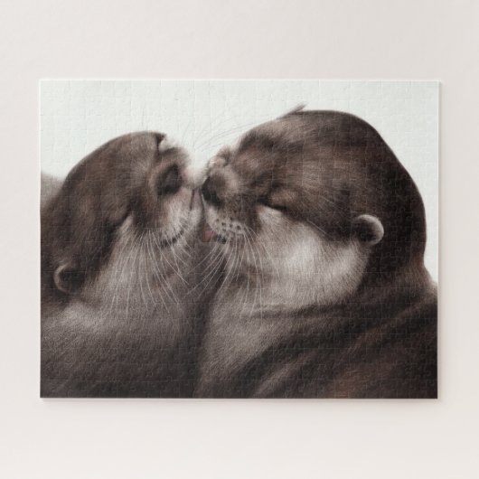 キスするカワウソ - 手描きの野生動物アート ジグソーパズル (横)