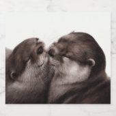 キスするカワウソ - 手描きの野生動物アート スパークリングワインラベル (シングルラベル)