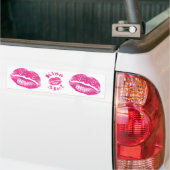 キスだ!ピンクの唇 バンパーステッカー (トラック上)