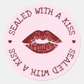 キスで封印されたピンクと赤い唇のバレンタインデー ラウンドシール (正面)