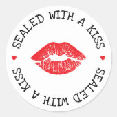 キスで封印された 白と赤のリップ バレンタインデー ラウンドシール (正面)