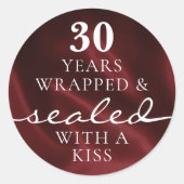 キスで封印 赤い30歳の誕生日記念日 ラウンドシール (正面)