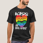キスのハートの形で虹の口を望む Tシャツ (正面)