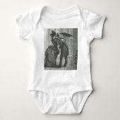 キスのビクトリア時代の人かゴシック様式飛んだ吸血鬼 ベビーボディスーツ (正面)