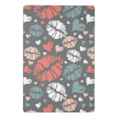 キスのプリントおよびハートパターン ミニクリップボード (裏面)