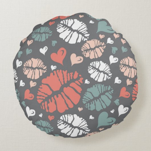 キスのプリントおよびハートパターン ラウンドクッション (裏面)
