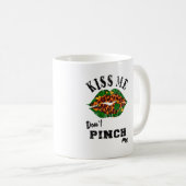 キスは私をピンチしないで コーヒーマグカップ (正面右)