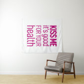 「キスよ、お前の健康に良い」 タペストリー (インサイチュ(横))