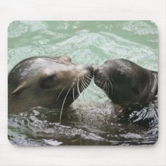 キスをするなお母さん マウスパッド (正面)