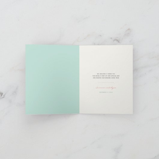 キスをするシーウズラブビーチ結婚式3数々の写真 サンキューカード (内部)