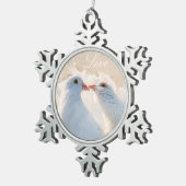 キスをするハト – 愛 スノーフレークピューターオーナメント (右)