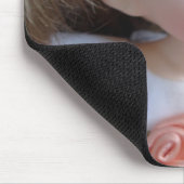 キスを吹いているPukifee マウスパッド (コーナー)