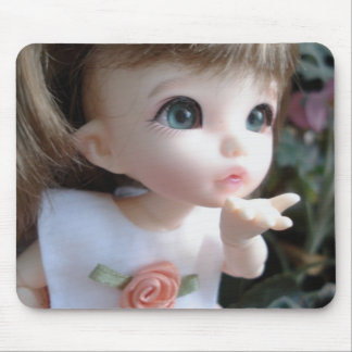 キスを吹いているPukifee マウスパッド