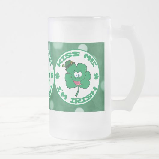 キスミーアイアイアイアイアイリッシュクローバー顔グリーン《写真》ぼけ味 フロストグラスビールジョッキ (右)