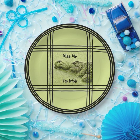 キスミー私はアイルランド語 – 緑のゲーター自然写真 ペーパープレート (パーティー)