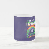 キス私とにかくアイルランドのユーモアデザイン-63942 フロストグラスマグカップ (正面右)