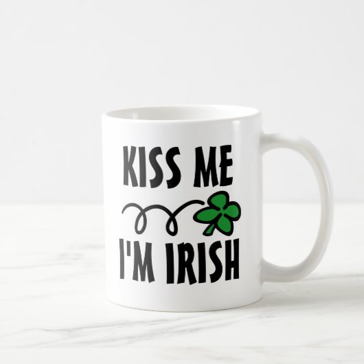キス私はアイリッシュSt patricks dayムグとクローバー コーヒーマグカップ (右)