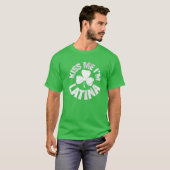 キス私はラテンアメリカ系女性St patricks dayアイリッシュおもしろいシャ Tシャツ (正面フル)
