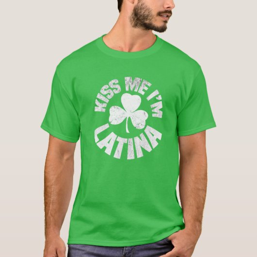 キス私はラテンアメリカ系女性St patricks dayアイリッシュおもしろいシャ Tシャツ (正面)