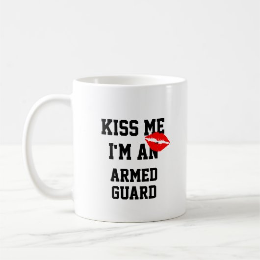 キス私は武装した護衛のマグ コーヒーマグカップ (左)