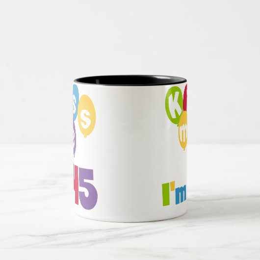 キス私は45誕生日Tシャツとギフト ツートーンマグカップ (中央)