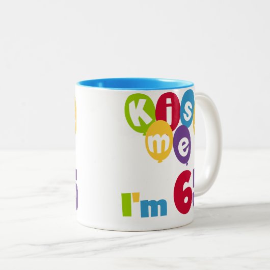 キス私は65誕生日Tシャツとギフト ツートーンマグカップ (正面右)
