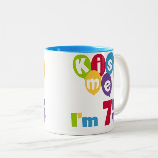 キス私は75の誕生日Tシャツとギフト ツートーンマグカップ (正面右)