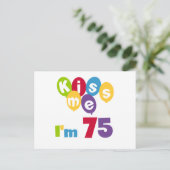 キス私は75の誕生日Tシャツとギフト ポストカード (スタンド正面)
